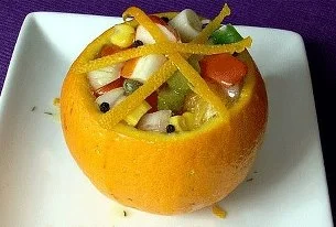 Naranjas rellenas de ensalada