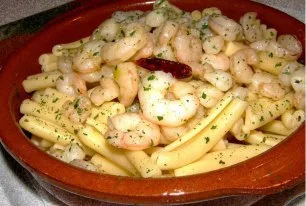 Caserecci con gambas al ajillo