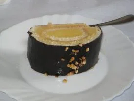 Brazo de gitano de chocolate con crema de limón