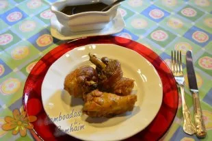 Pollo en salsa de mojo y mango