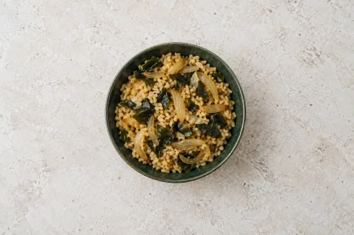 Alga wakame con arroz