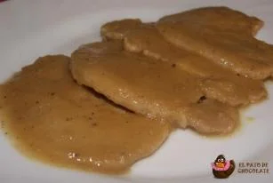 Filetes de cerdo encebollados