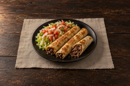 Flautas norteñas de res