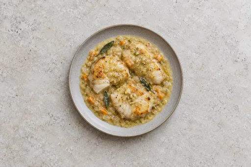 Rodaballo en salsa de frutos secos