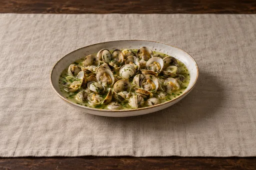 Berberechos en salsa verde
