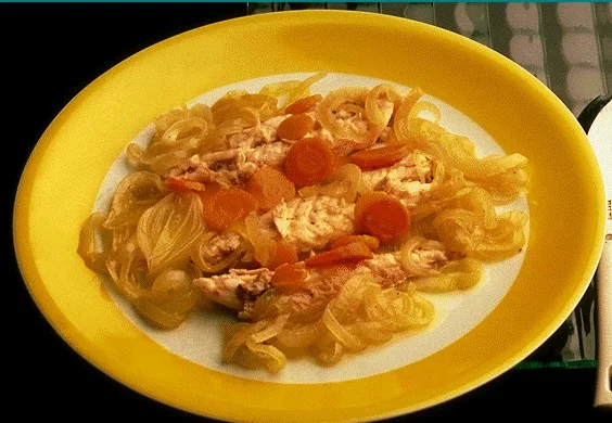 Caballa encebollada