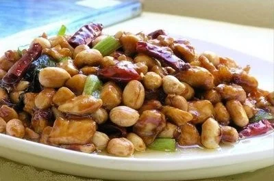 Pollo Kung Pao (Kung Pao chicken)