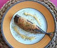 Caballa con salsa de ajos