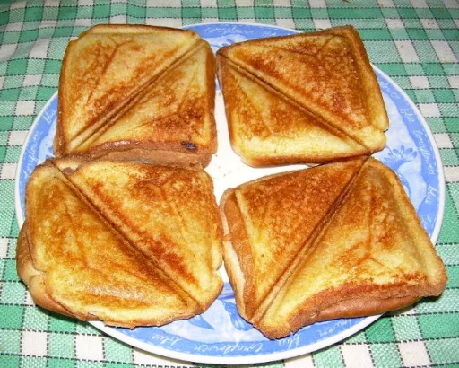 Sándwich de bonito con tomate